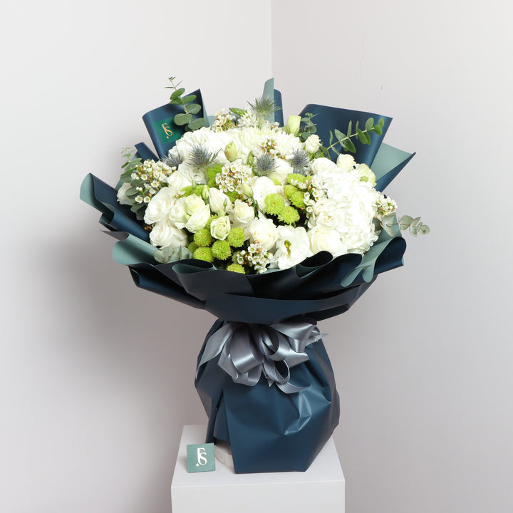 bouquet with white roses for men 