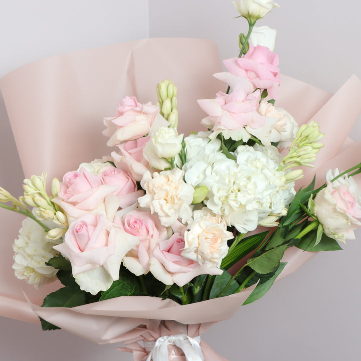 Light Mono Bouquet Online Delivery