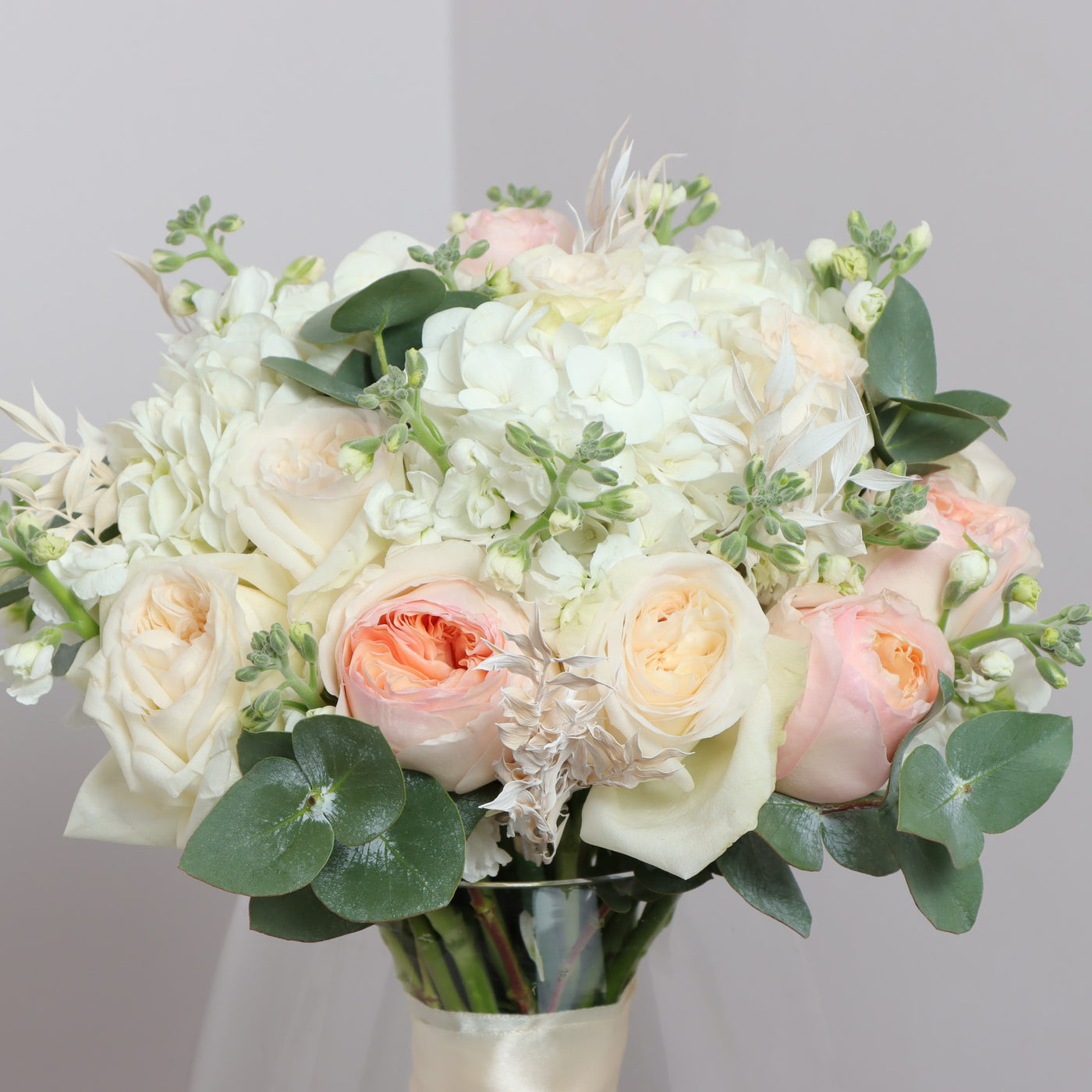 Hermosa Bridal Bouquet(35cmx25cm)