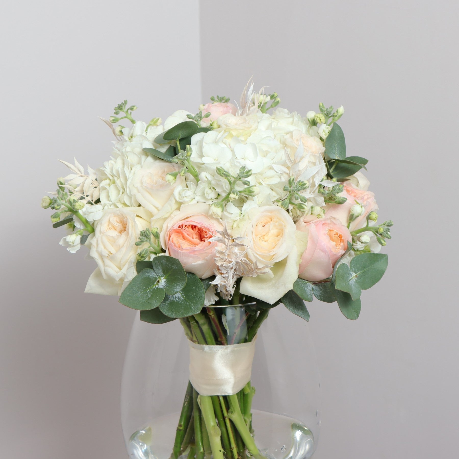 Hermosa Bridal Bouquet(35cmx25cm)