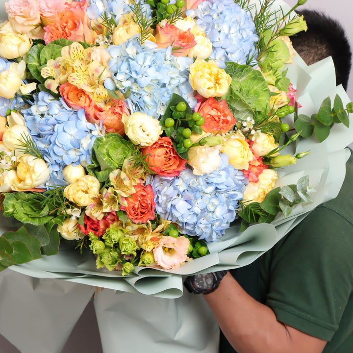 Floral Majesty Bouquet Delivery in Dubai
