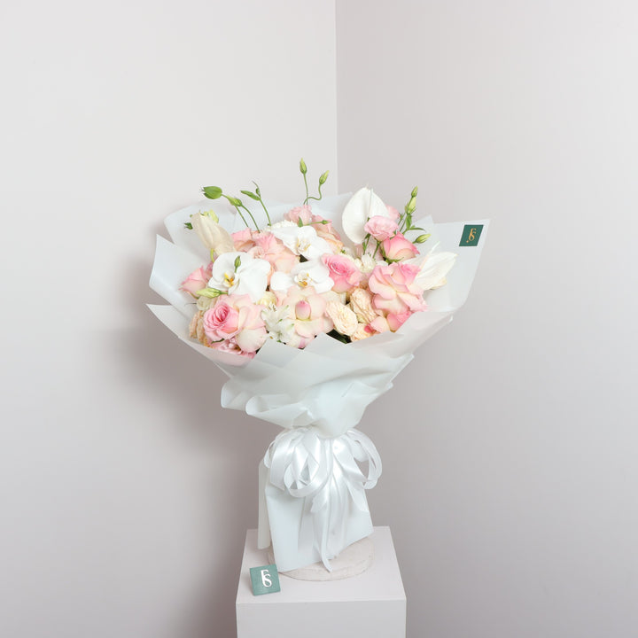 Graceful Harmony of flowers Online Delivery