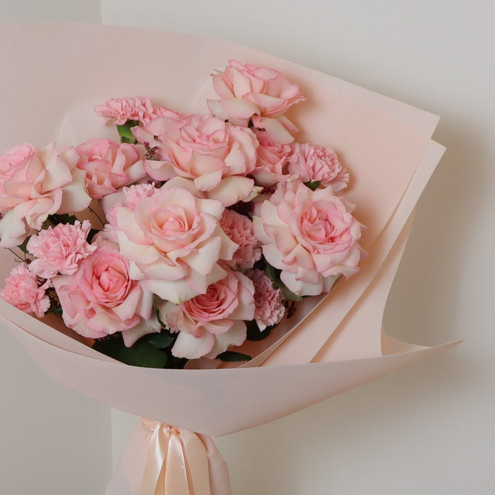Pink flower bouquet  delivery in Dubai