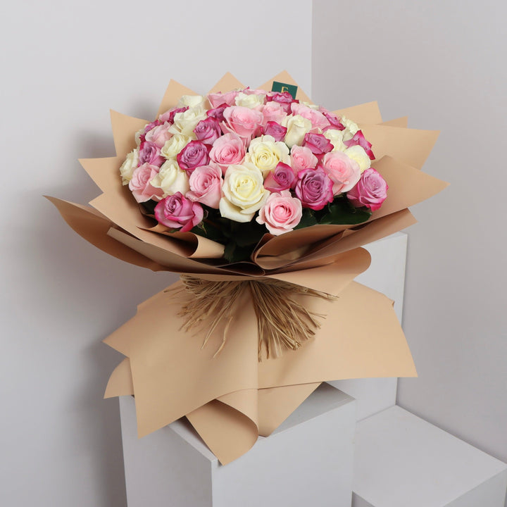 mix roses bouquet delivery